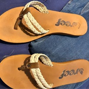reef women’s size 7 sandals very comfortable
